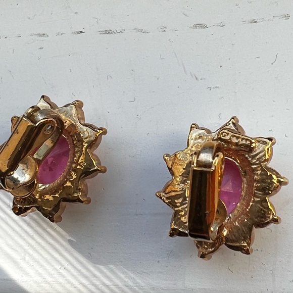 Pink rhinestone ear clips - Picture 7 of 9